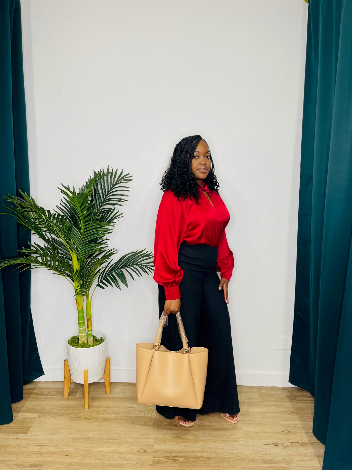 Glam LS Keyhole Top