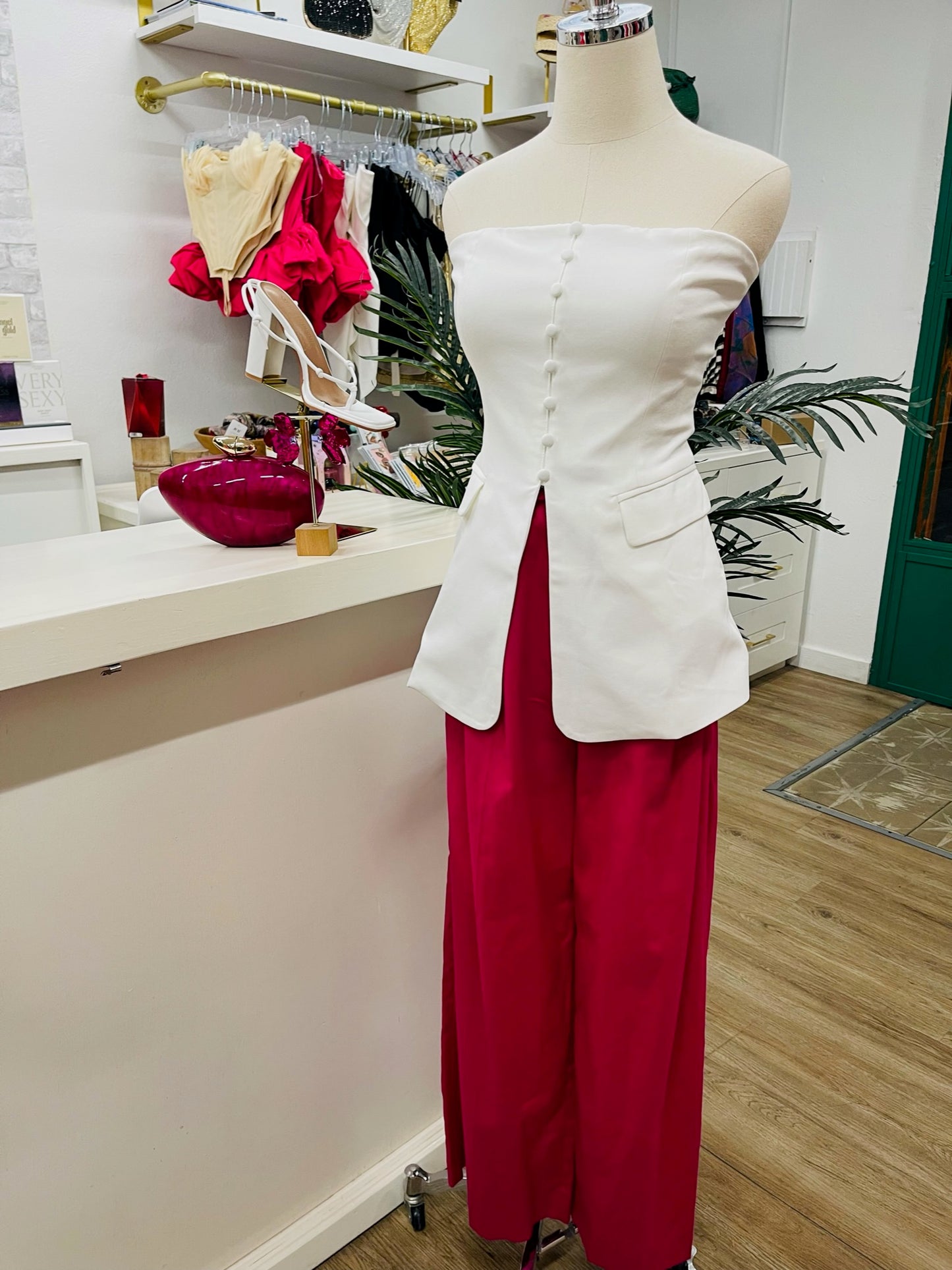 BR Linen Blend Wide Pleated Trouser