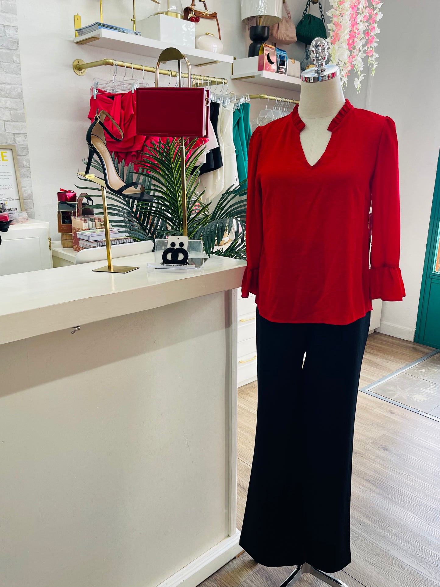 CeCe 3/4 Sleeve V Neck Blouse