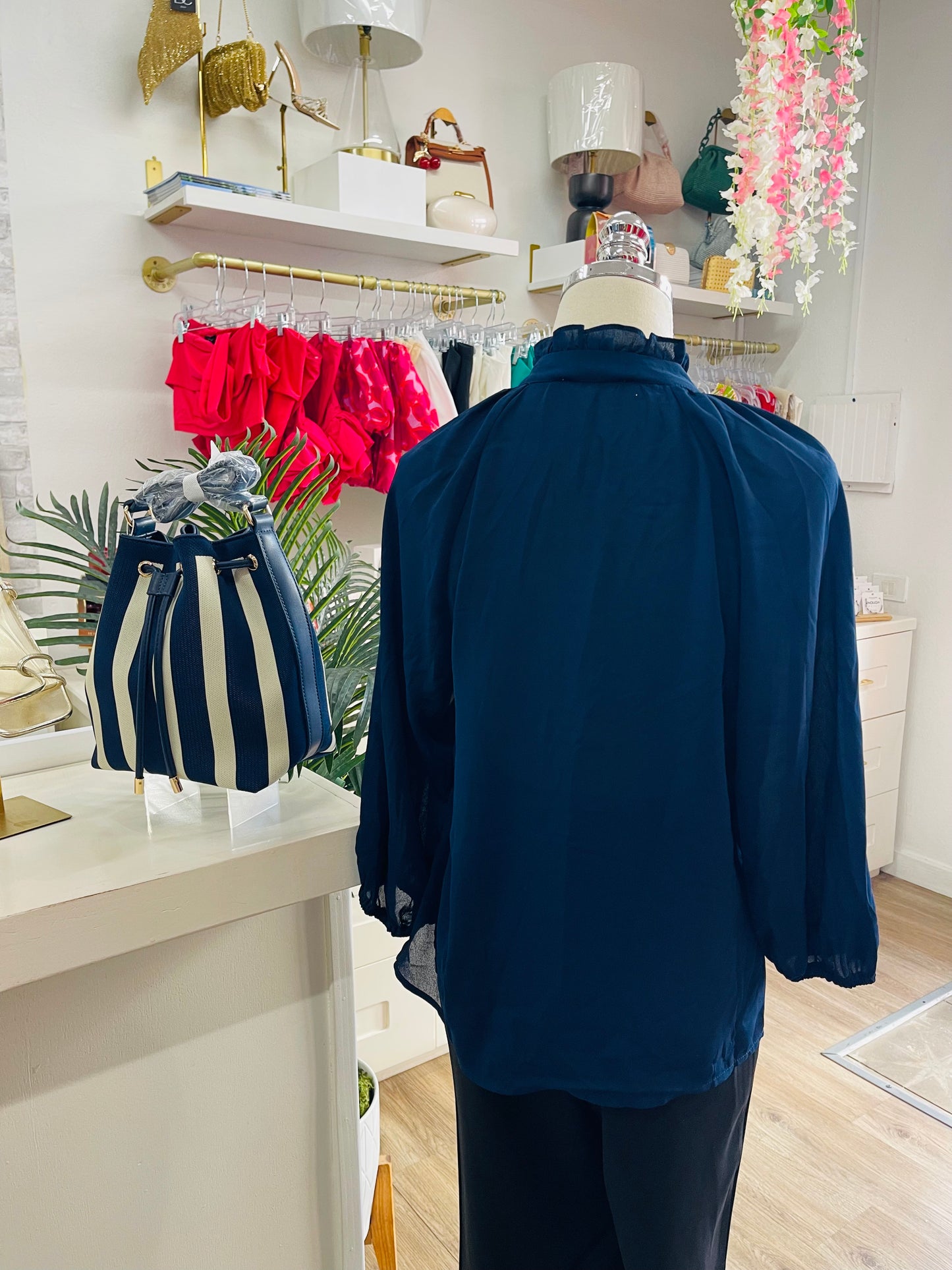 CeCe 3/4 Sleeve V Neck Blouse