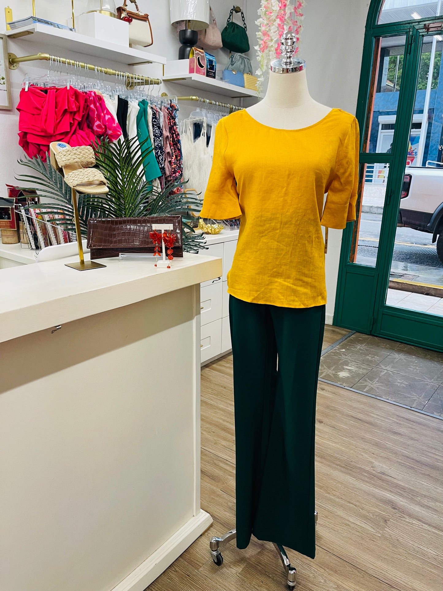 AM Mila Linen Top