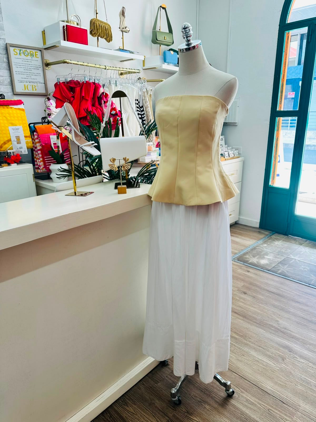 AQ Pam Strapless Top