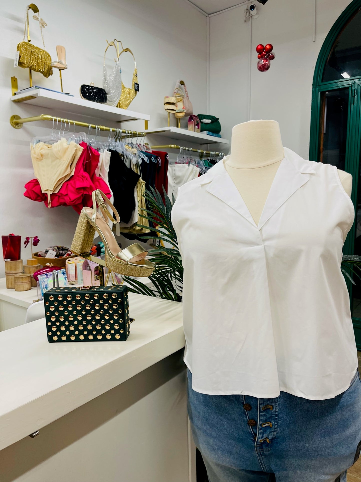 BR Poplin Collared Top